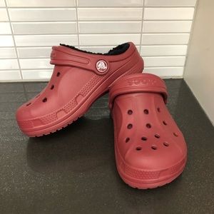 🥳HOST PICK🥳 Unisex Red lined youth CROCS